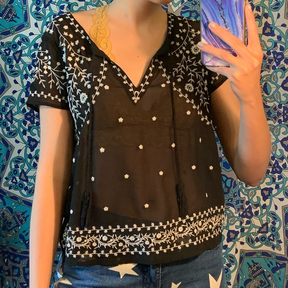 AEO BOHO SHEER EMBROIDERED FLOWERS TIE BLOUSE